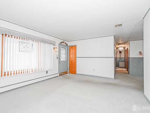 3rd image of 35 Miara St