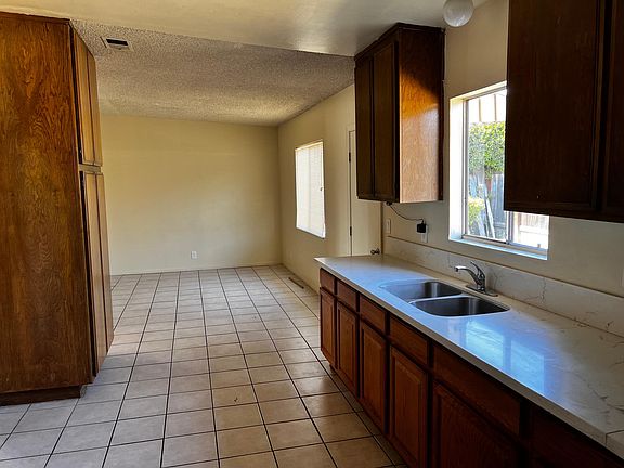 3rd image of 9519 Longden Ave