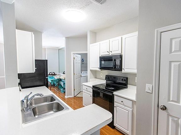 5th image of 1731 Pryor Rd SW Unit 109