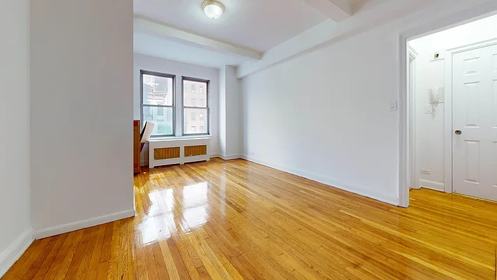 Rented by Bond New York | media 4