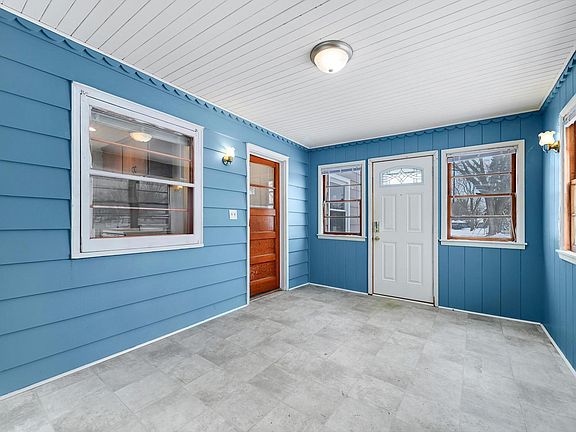 5th image of 1020 Holley Ave