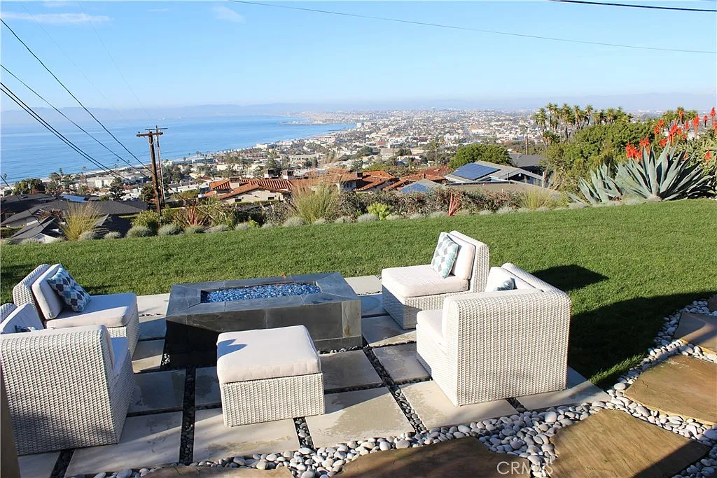 3 bed, 1436 sqft, $10,500 — Photo 3