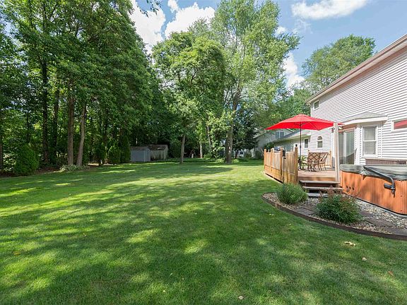 5th image of 55235 Birchwood Ct