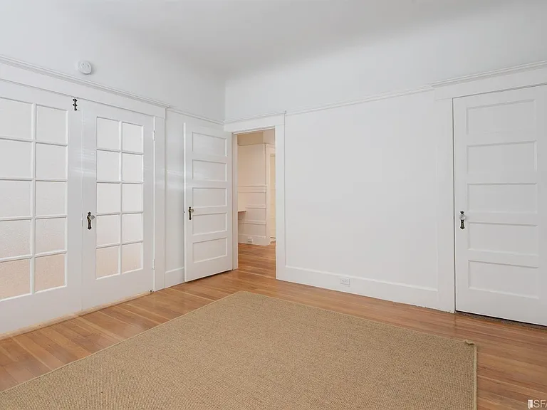 2662 Baker St — Photo 3