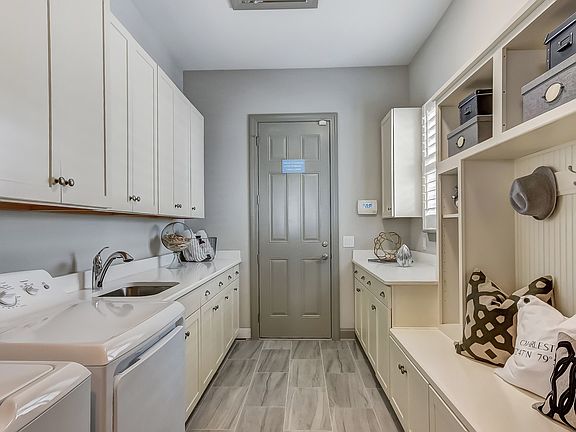 Convenient laundry room