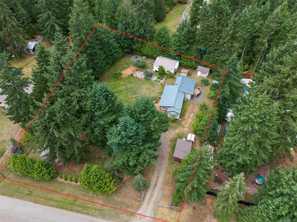 3713 James Cres, Comox Valley, BC V9J 1E9