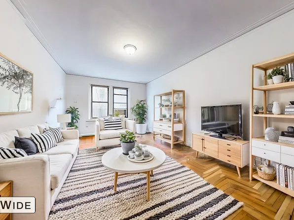 690 Fort Washington Avenue image 1 of 9