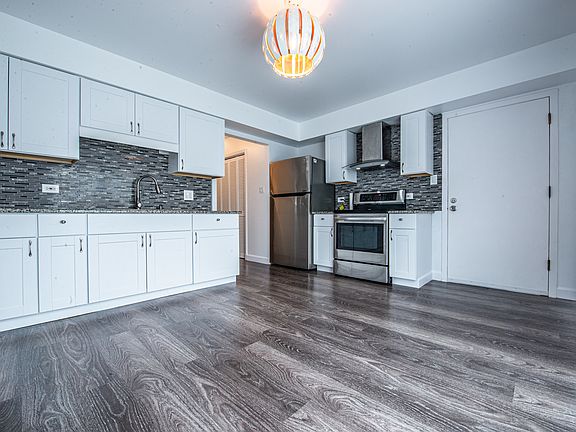 2nd image of 1586 Liberty Dr APT 1N