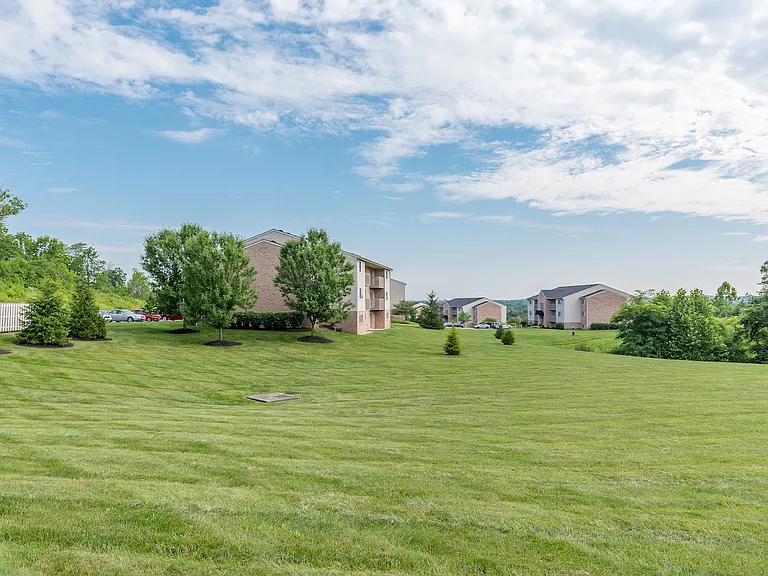Deerfield Crossing Apartments — Photo 21