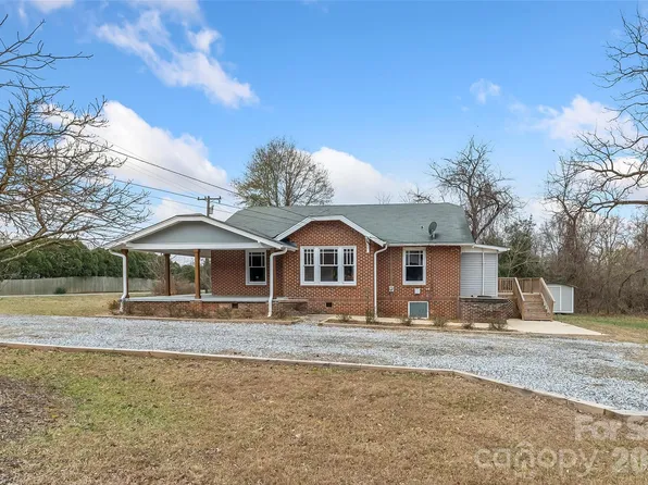 2523 Kool Park Rd NE, Hickory, NC 28601