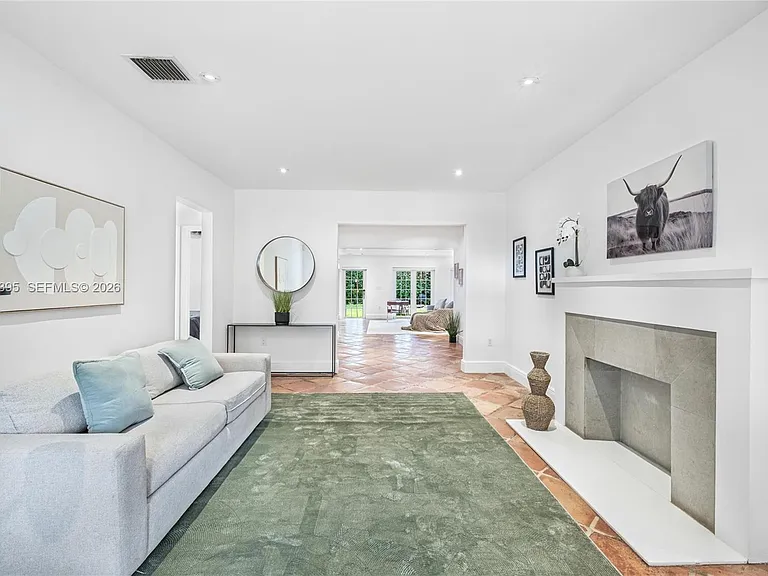 4150 Ventura Ave — Photo 6