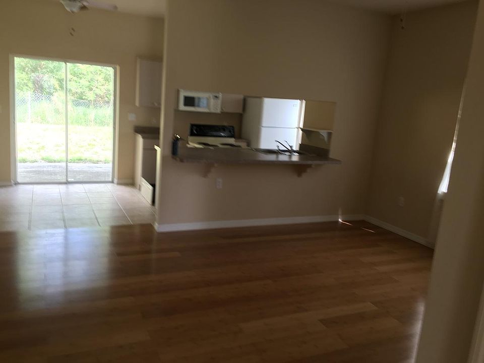 2nd image of 124 Shady Oak Lane