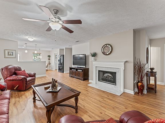 4th image of 362 Campfire Dr