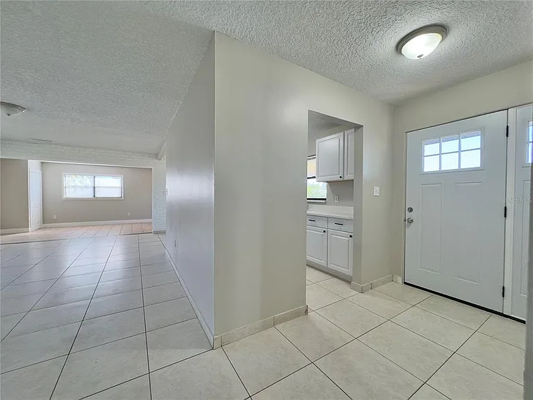 1219 Browning Ave — Photo 6