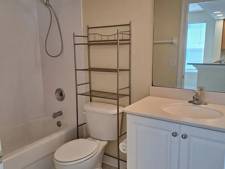 418 Bouchelle Dr #201 — Photo 11