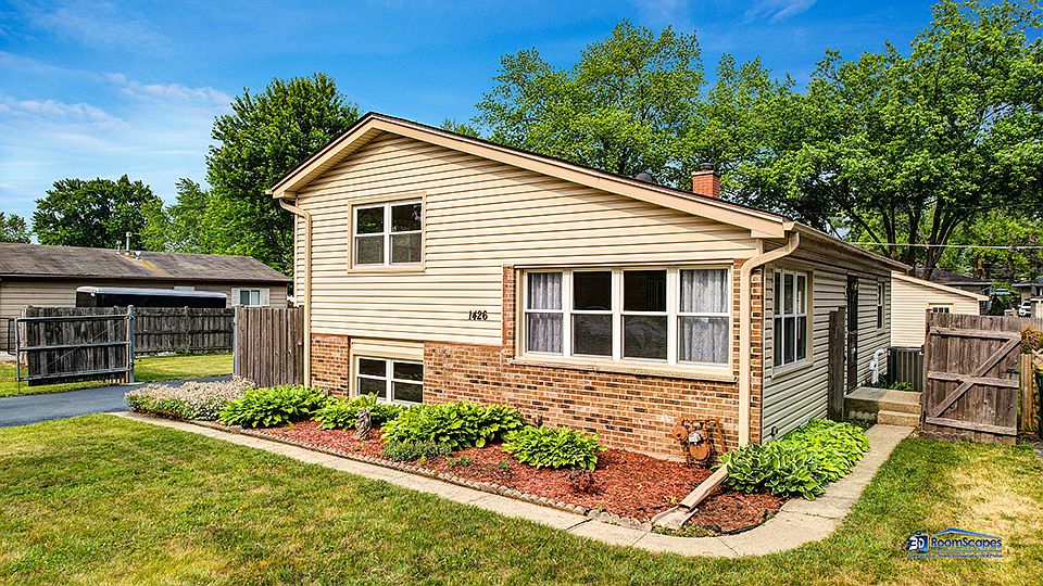 1st image of 1426 Leslie Ave