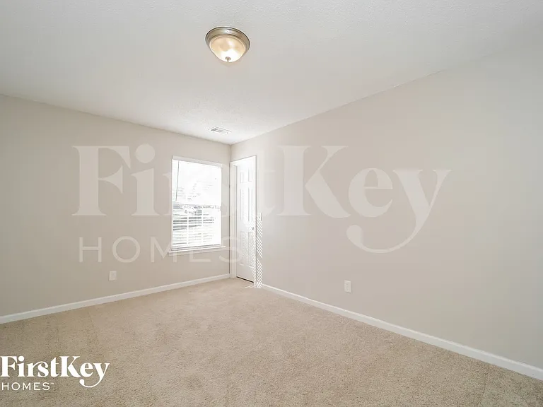 1059 Grandview Cir — Photo 11