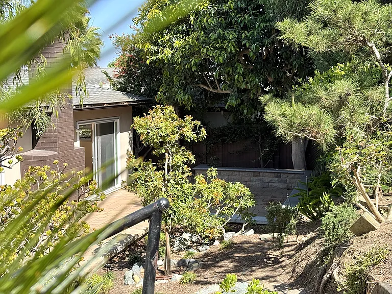 5770 Soledad Mountain Rd — Photo 15