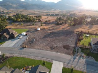 3926 N Rivers Edge Rd, Eden, UT 84310