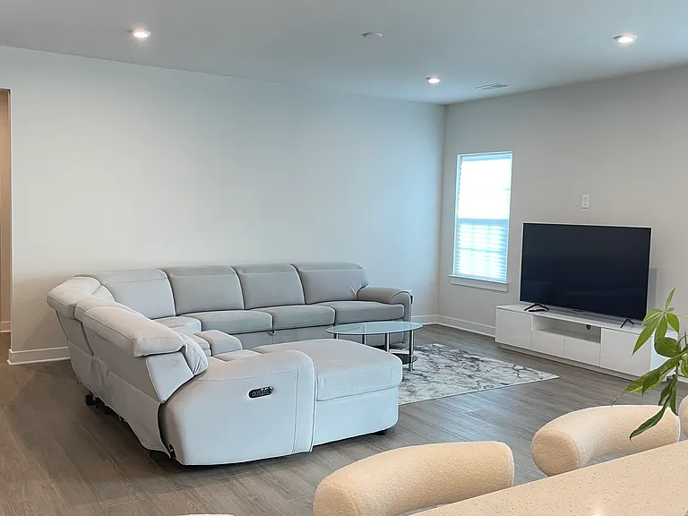1840 Meredith Pl — Photo 14