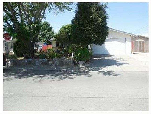 1st image of 501 Falcon Dr