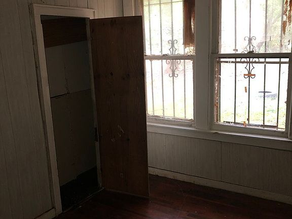 5th image of 522 Argyle St
