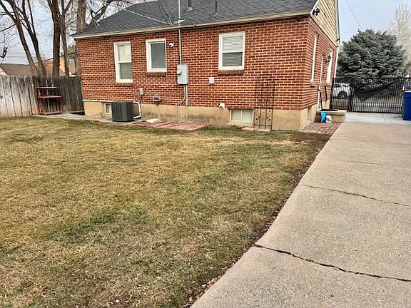 4th image of 2818 S Kenwood St