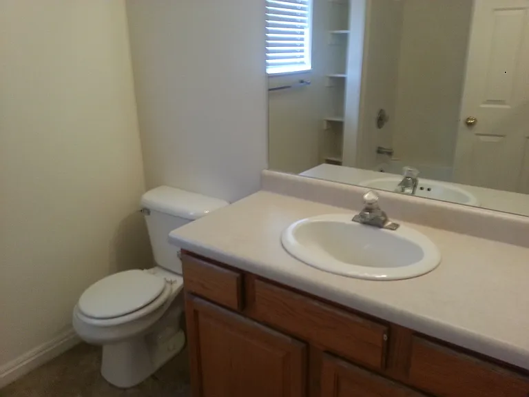 631 E Main St — Photo 18