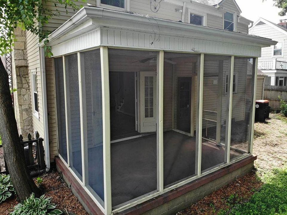 2nd image of 2618 W Moss Ave