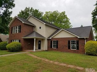 119 1st Ave N, Conover, NC 28613