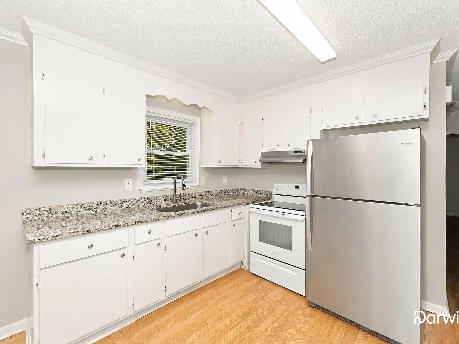 3 bed, 1.5 bath, 995 sqft, $1,520 — Photo 3