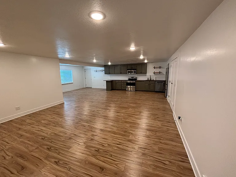 188 E Bruin Dr #BASEMENT — Photo 5