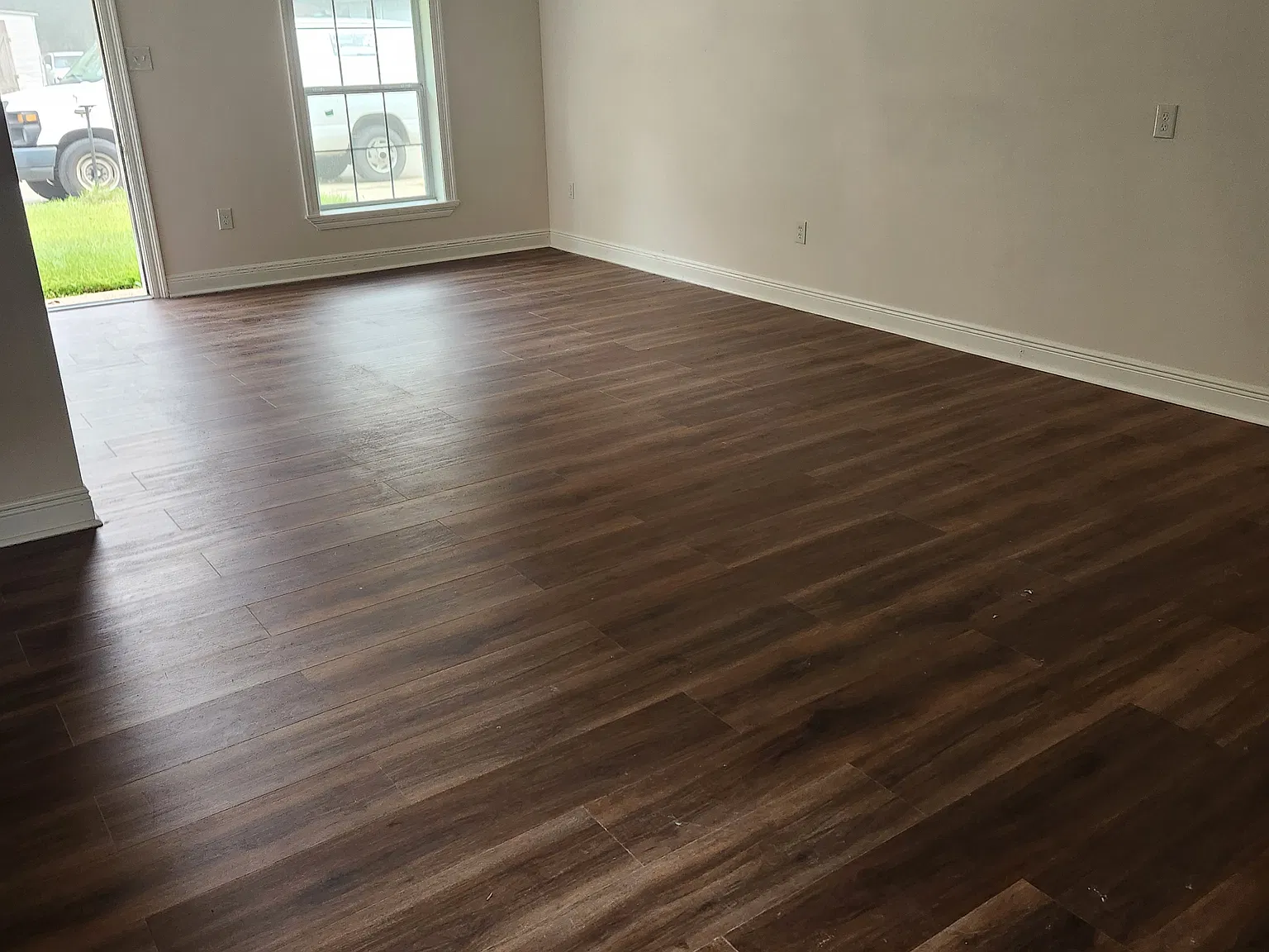 3 bed, 1112 sqft, $1,300 — Photo 2