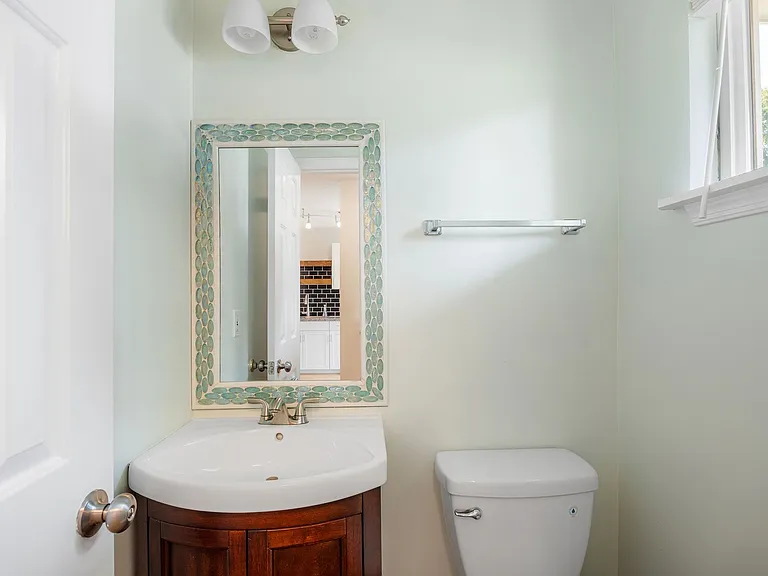 2087 Airy Cir — Photo 17