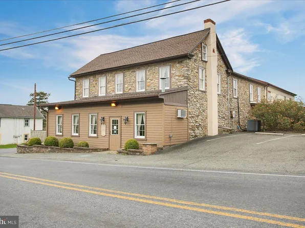 4 Baldy Hill Rd, Boyertown, PA 19512