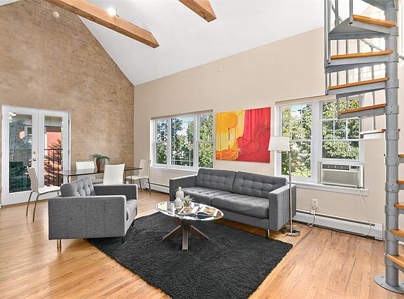 5th image of 1315 Vine St APT 202