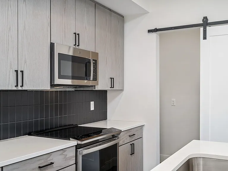 429 Cherry St #7 — Photo 6
