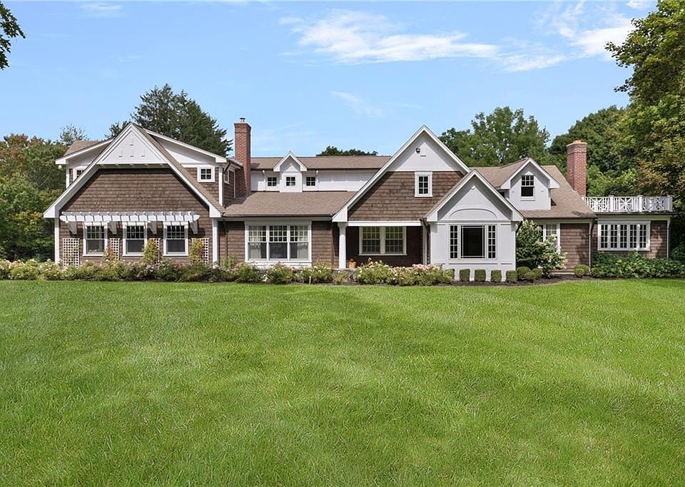 1st image of 543 Woonsocket Hill Rd