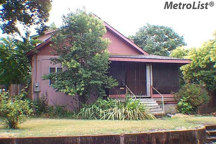 2nd image of 4010 8th Ave
