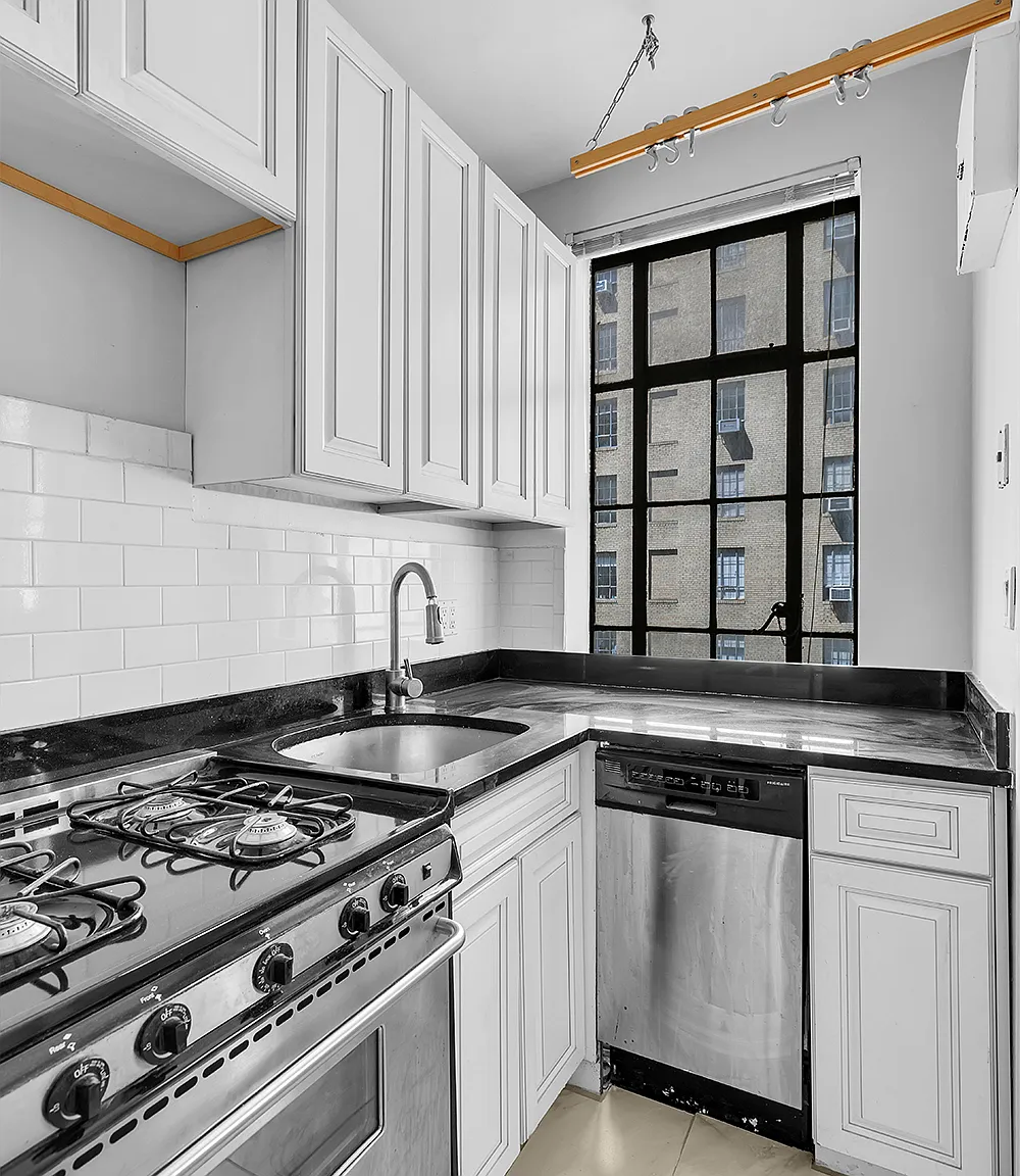 353 West 56th Street — Photo 3
