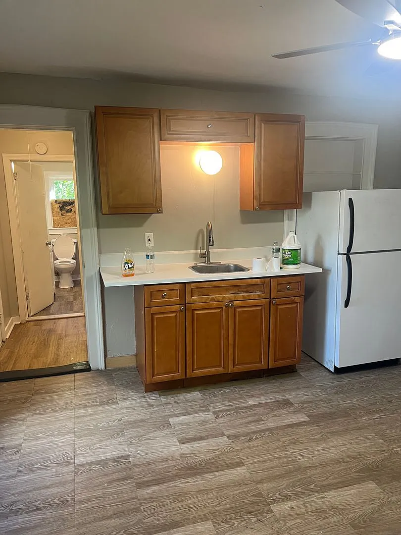 208 Charter Oak Street — Photo 1