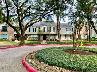 12943 Trail Hollow Dr, Houston, TX 77079