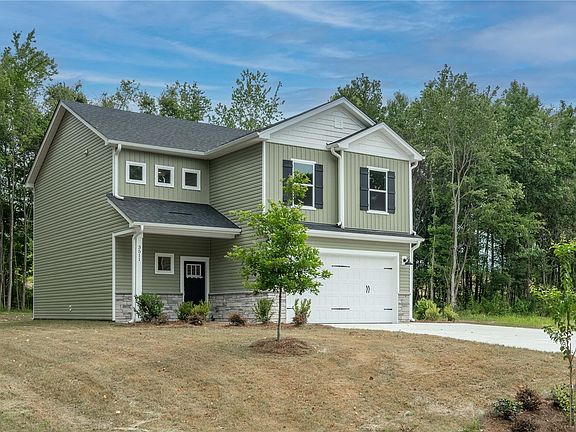 2nd image of 3511 Cambridge Pl #13
