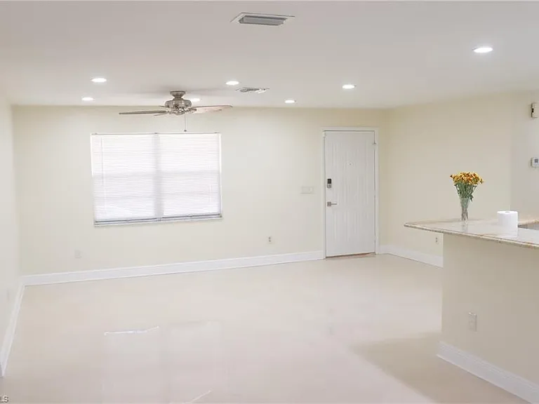 18645 Miami Blvd — Photo 7