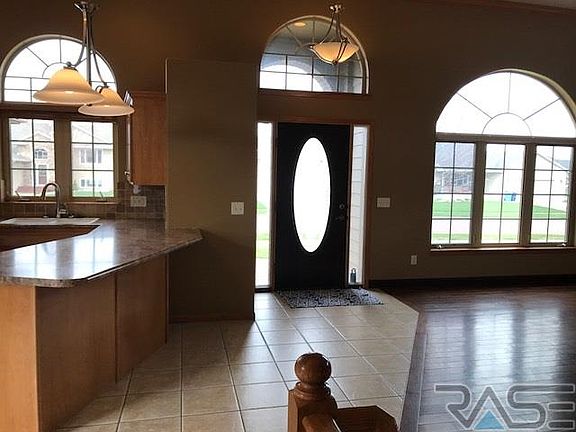 2nd image of 3105 W Rose Crest Dr