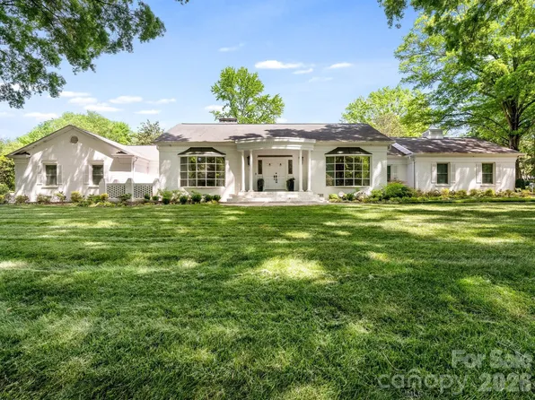 2738 Beverwyck Rd, Charlotte, NC 28211