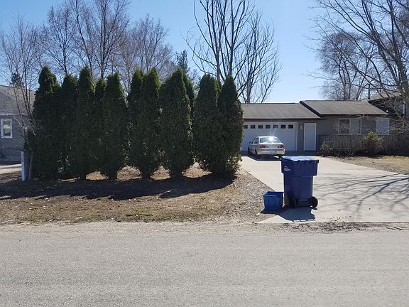 2nd image of 2865 Princeton Dr