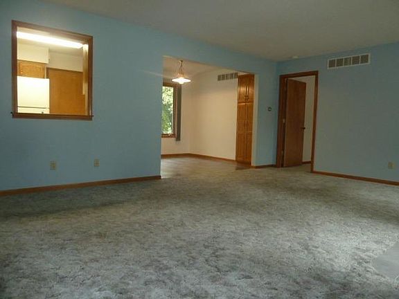 4th image of 530 W Pine St