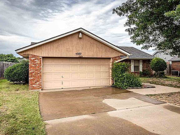 3rd image of 7207 NW Willow Creek Dr