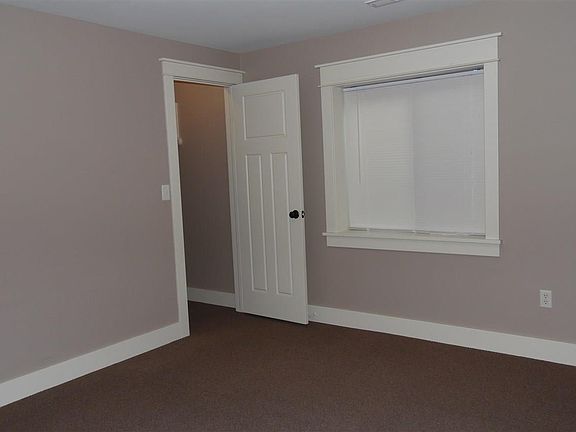 2nd image of 2611 N Halstead St